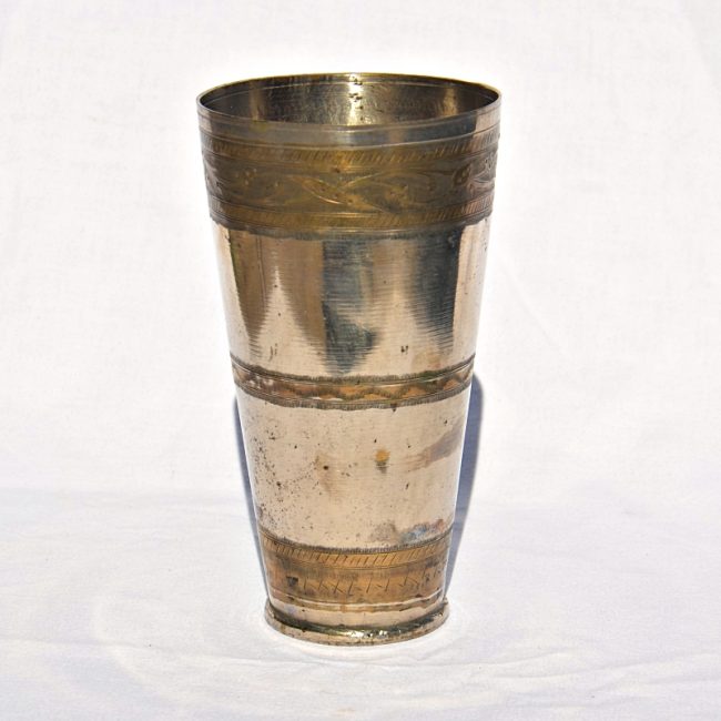 verre à lassi ancien