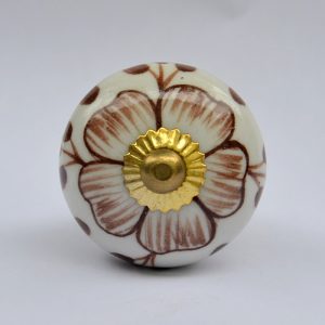 Bouton blanc fleur marron