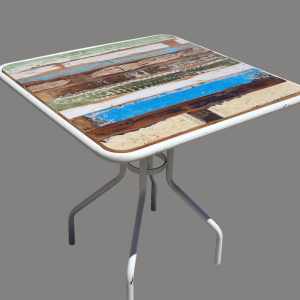Table en bois recyclé et métal. Origine : Rajasthan, Inde.
