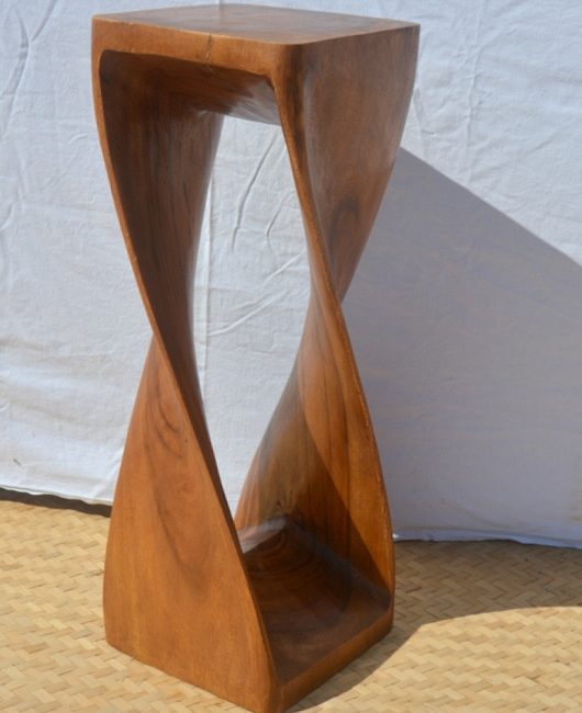 colonne en bois exotique artisanale