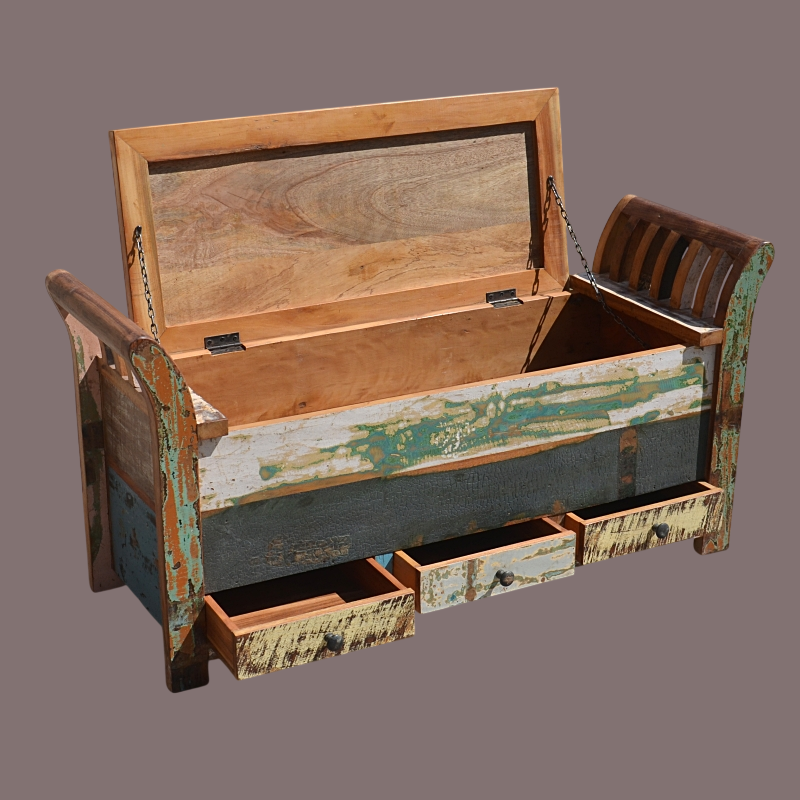 Banc et coffre de l'Inde avec trois tiroirs.