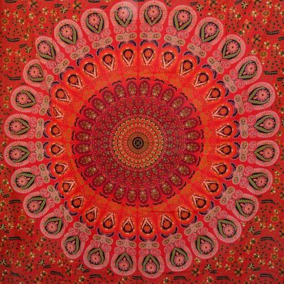 tenture murale indienne mandala rouge