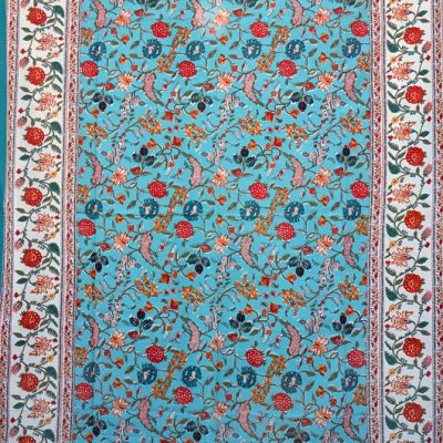 Tenture indienne fleurs rouges et roses sur fond turquoise